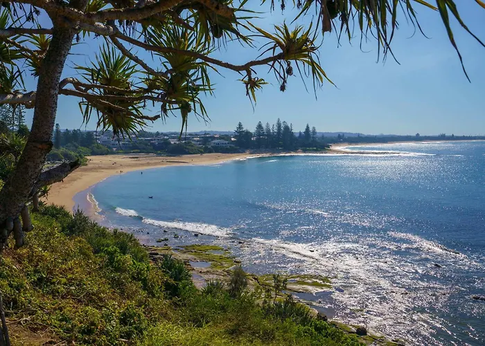 Moffat Beach Coastal Contemporary Unit A